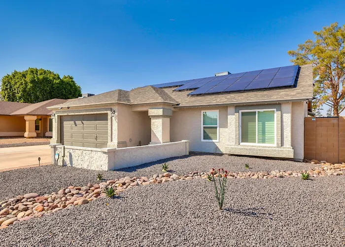 3 Mi To Dtwn: W/ Heated Pool In Hébergement de vacances Gilbert